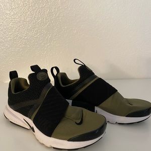 Nike Presto Extreme - Big Kids size 5